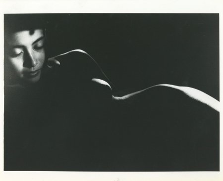 光る女体　1949